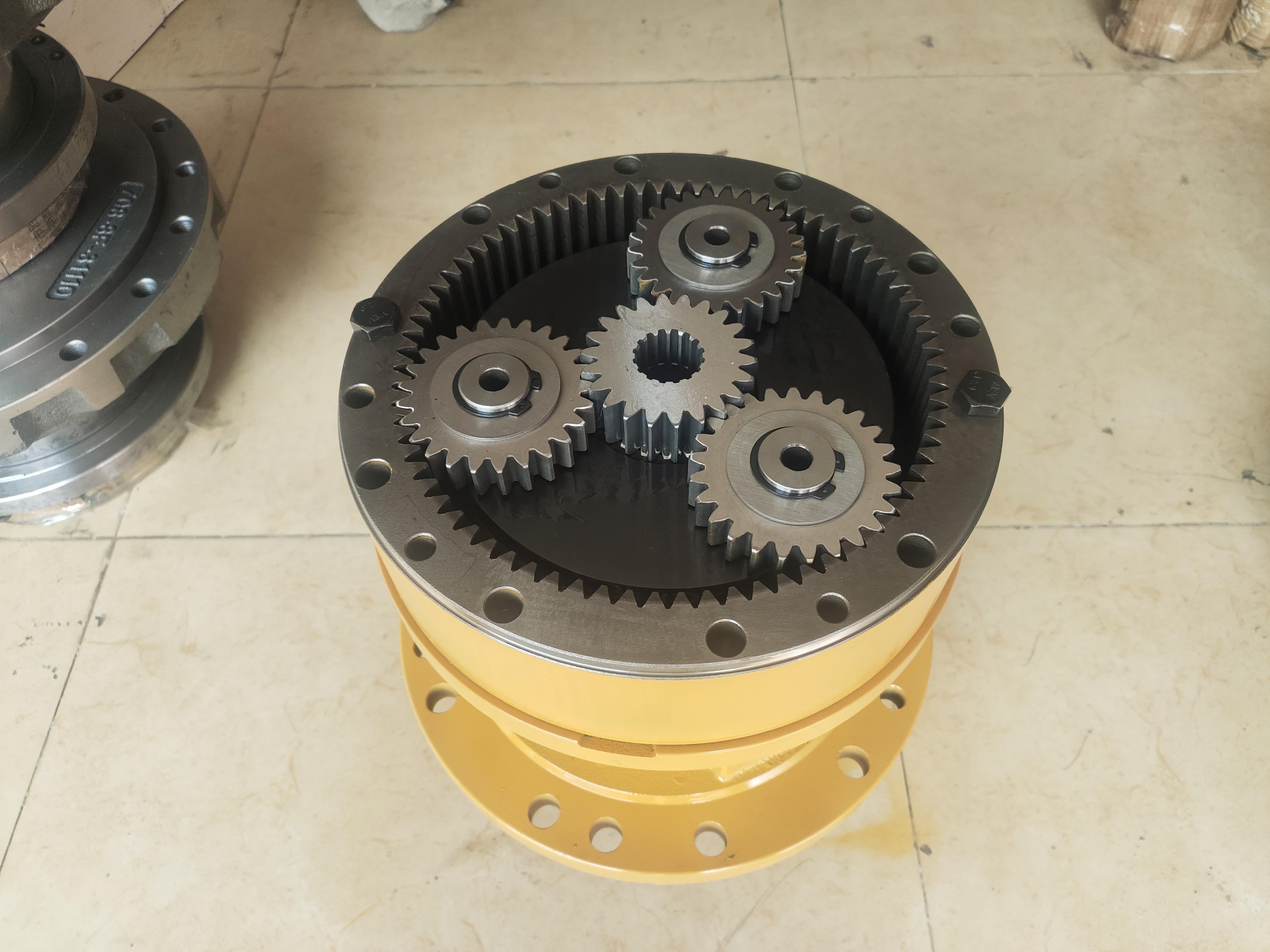 R130 Swing Gearbox